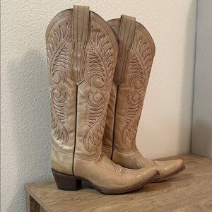 Circle G Beige Western Heeled Boots